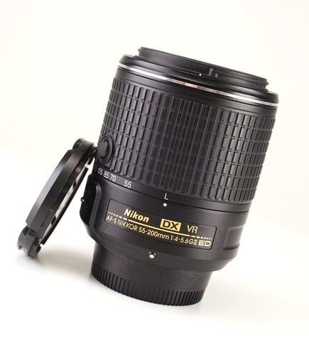 Nikon 200 mm f4 - 55-200,